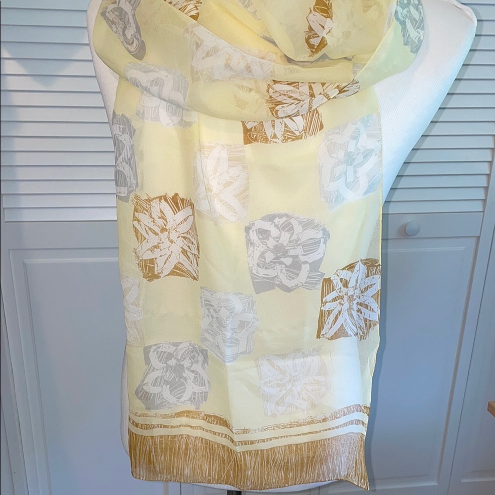 Abstract floral design semi sheer fashion scarf